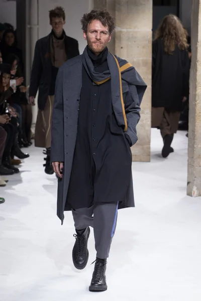Look 4